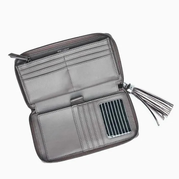 Stella & Dot Continental Wallet - Picture 3 of 5